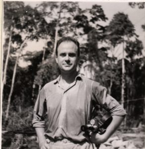 Cousin -cousine 5 Jean Rouch in Ghana sul set di Jaguar -1954 b © Jocelyne Rouch (2)